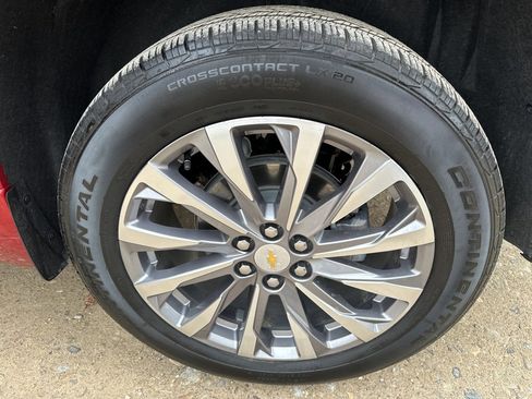 Used 2023 Chevrolet Traverse Premier image 41