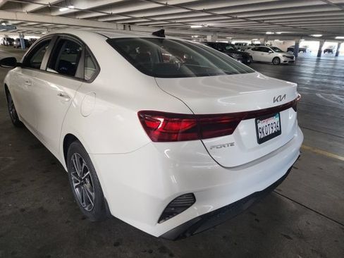 Certified 2024 Kia Forte LXS FWD image 3