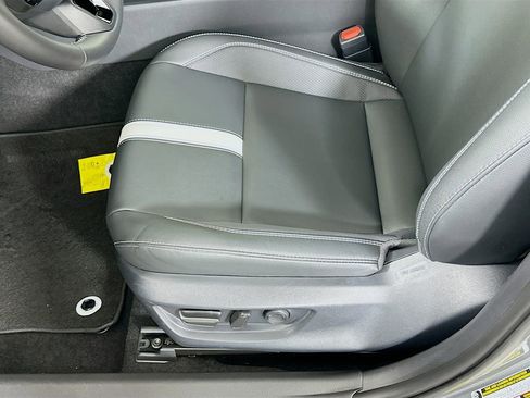 Used 2026 Toyota Camry SE w/ Convenience Package FWD image 20
