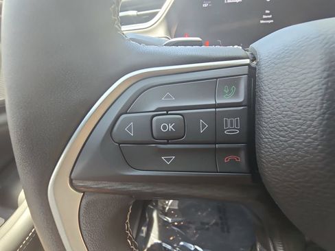 Certified 2023 Jeep Grand Cherokee Altitude AWD/4WD image 19