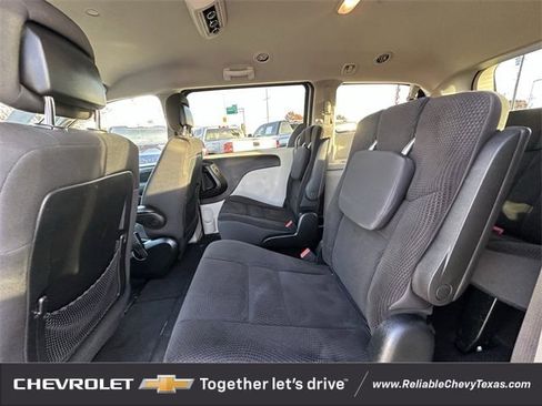 Used 2018 Dodge Grand Caravan SE w/ UConnect Hands-Free Group image 28