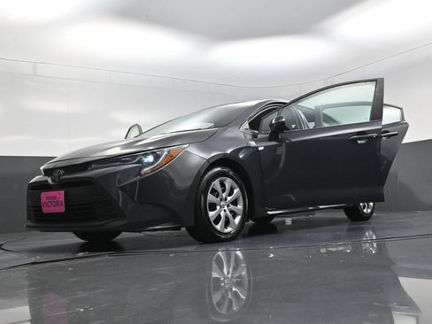 Used 2024 Toyota Corolla LE FWD image 28