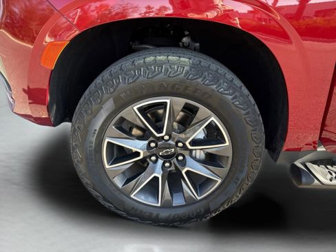 Used 2023 Chevrolet Suburban Z71 w/ Luxury Package image 26