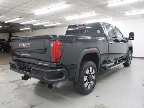 New 2025 GMC Sierra 2500 Denali w/ Technology Package image 9
