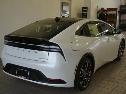 New 2026 Toyota Prius Plug-In Hybrid image 19