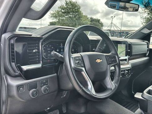 Used 2025 Chevrolet Silverado 1500 LT RWD image 10