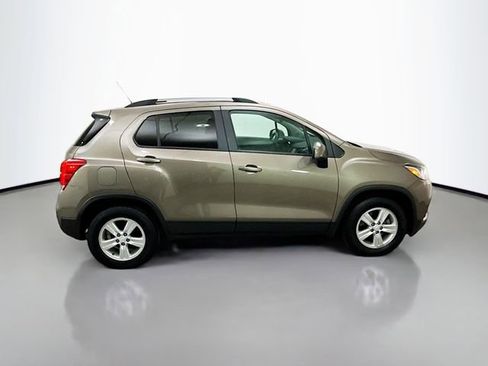 Used 2021 Chevrolet Trax LT w/ Driver Confidence Package FWD image 8
