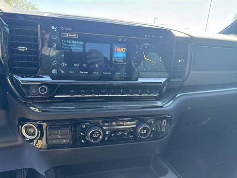 Used 2023 Chevrolet Silverado 1500 ZR2 w/ Technology Package image 20