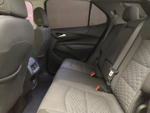 Used 2021 Chevrolet Equinox LT image 18