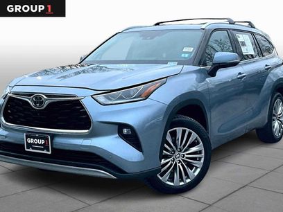 Certified 2022 Toyota Highlander Platinum