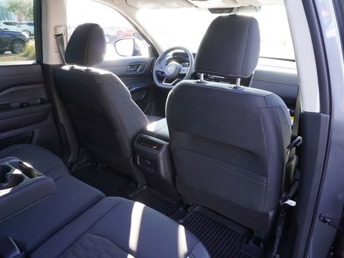 New 2025 Nissan Pathfinder SV image 11