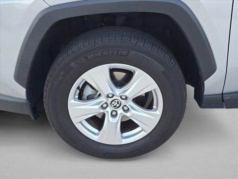 Certified 2021 Toyota RAV4 XLE w/ Convenience Package AWD/4WD image 9