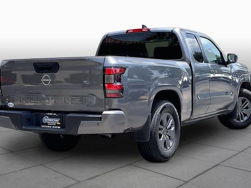 Used 2025 Nissan Frontier SV RWD image 13