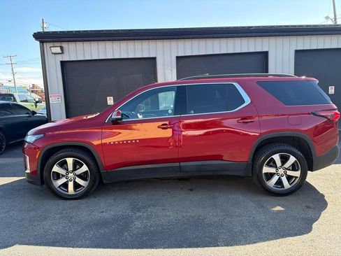 Used 2023 Chevrolet Traverse LT w/ LT Premium Package AWD/4WD image 23