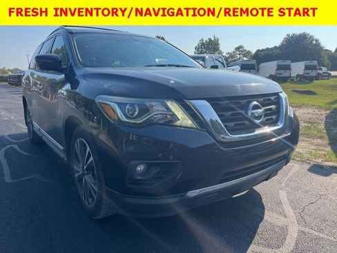Used 2017 Nissan Pathfinder Platinum image 1