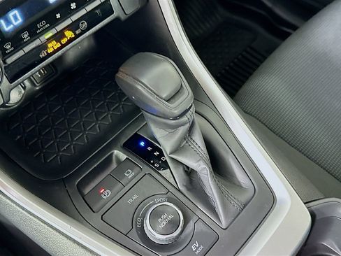 Certified 2025 Toyota RAV4 LE AWD/4WD image 17