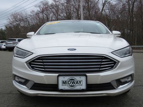 Used 2017 Ford Fusion SE image 2