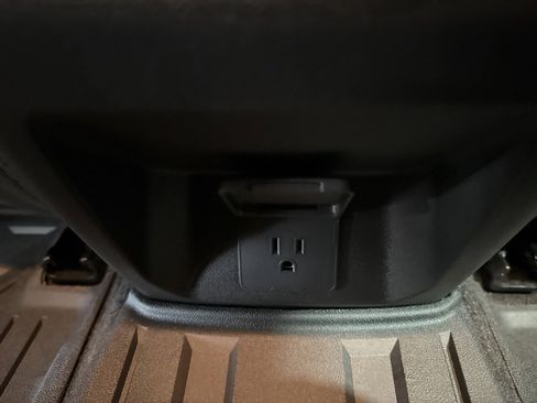 New 2026 GMC Canyon Elevation w/ Convenience Package image 36