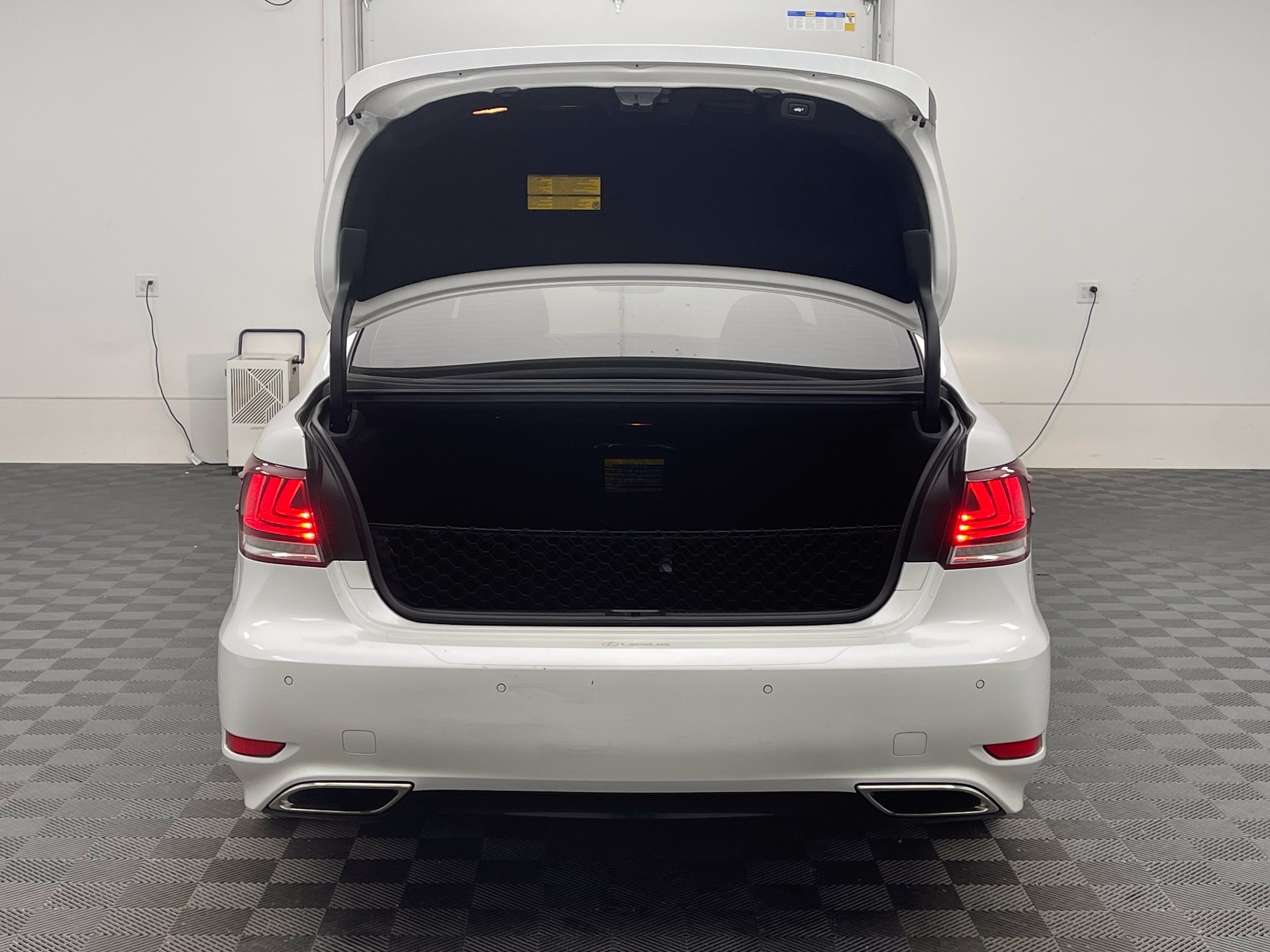 Used 2013 Lexus LS 460 AWD w/ Comfort Pkg image 12