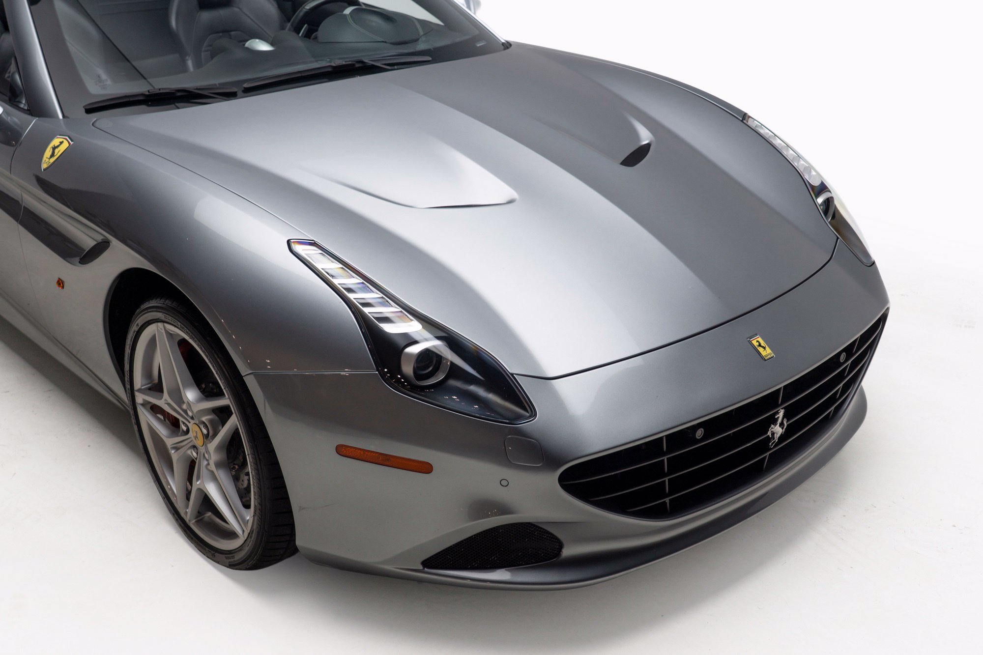 Used 2016 Ferrari California T RWD image 66