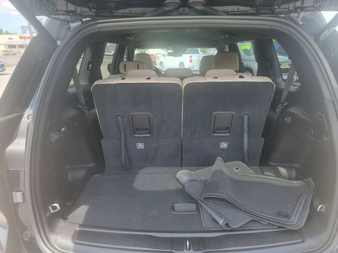 Used 2023 Jeep Grand Cherokee L Limited w/ Luxury Tech Group II RWD image 10
