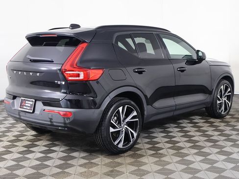 Used 2021 Volvo XC40 T5 R-Design w/ Protection Package Premier AWD/4WD image 11