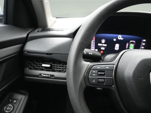 Used 2023 Honda Accord EX image 12