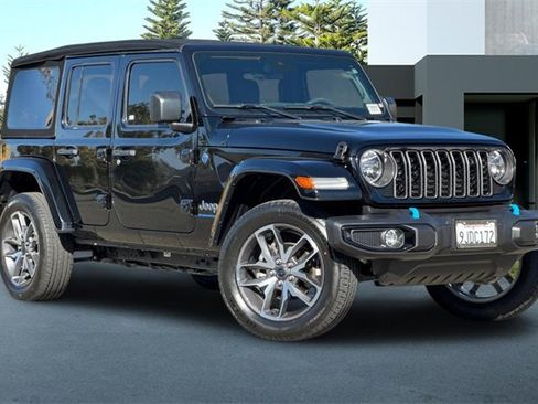 Used 2024 Jeep Wrangler Unlimited image 2