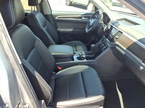 Certified 2023 Volkswagen Atlas SE w/ Panoramic Sunroof Package AWD/4WD image 11