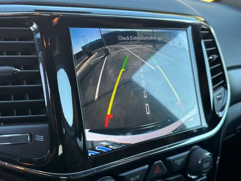 Used 2022 Jeep Grand Cherokee Laredo X image 20