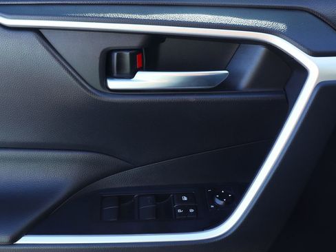 Used 2019 Toyota RAV4 XLE image 40