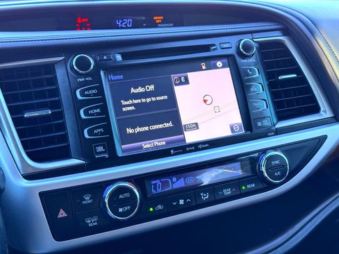 Used 2019 Toyota Highlander Limited image 32