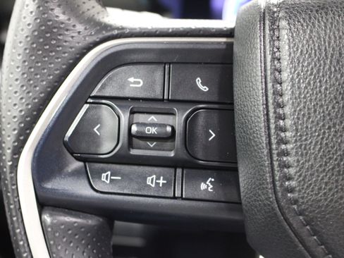 Used 2025 Toyota 4Runner Platinum AWD/4WD image 12