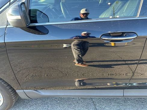 Used 2020 Ford Edge Titanium image 12