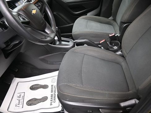 Used 2021 Chevrolet Trax LS w/ Tint and Cruise Package image 15