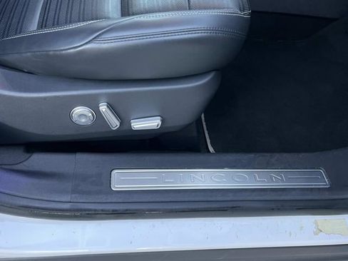 Used 2024 Lincoln Nautilus Reserve image 30