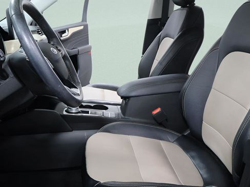 Used 2021 Ford Escape Titanium w/ Titanium Elite Package image 23