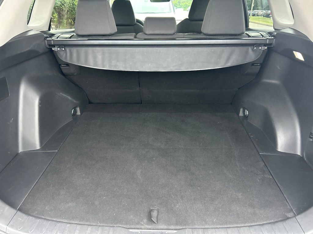 Used 2023 Toyota RAV4 XLE AWD/4WD image 10