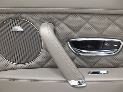 Used 2018 Bentley Flying Spur S W12 AWD/4WD image 76