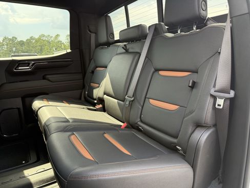 Used 2024 GMC Sierra 1500 AT4 w/ Technology Package AWD/4WD image 31