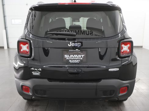 Used 2019 Jeep Renegade Latitude image 23