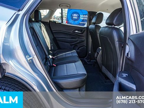 Used 2025 Chevrolet Trax LT w/ LT Convenience Package image 22