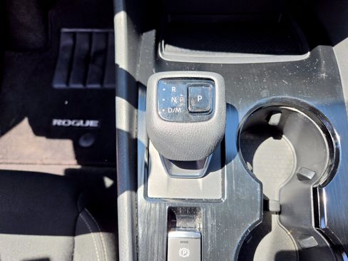 Used 2023 Nissan Rogue S FWD image 15