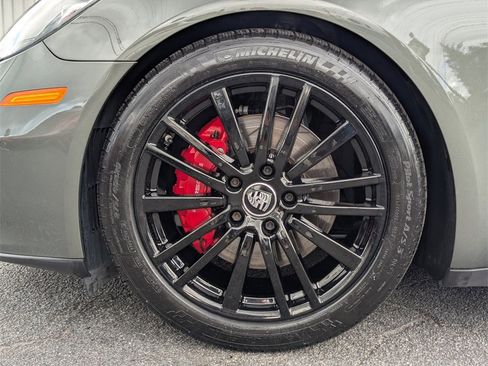 Used 2022 Porsche Panamera 4S Executive image 30