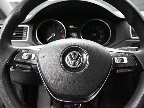 Used 2017 Volkswagen Jetta S w/ Jetta S Cold Weather Package FWD image 16