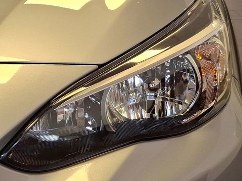 Used 2023 Subaru Crosstrek 2.0i Premium image 12