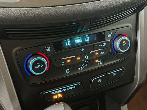 Used 2017 Ford Escape SE image 22