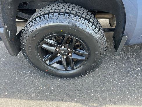 Used 2020 Chevrolet Silverado 1500 LT Trail Boss image 11