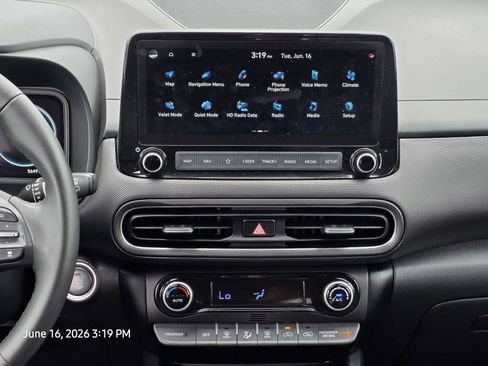 Certified 2022 Hyundai Kona Limited FWD image 23