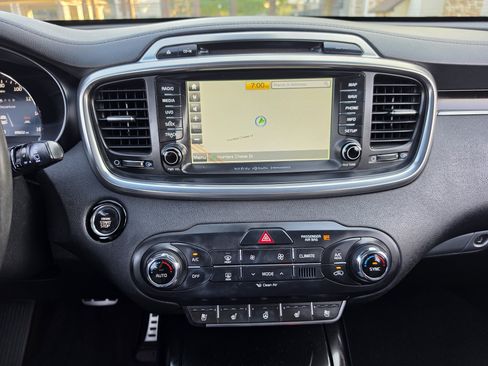 Used 2018 Kia Sorento SX FWD image 32